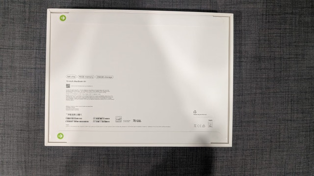 MacBook Air 13 (2025) - NEW IN THE BOX - photo 3