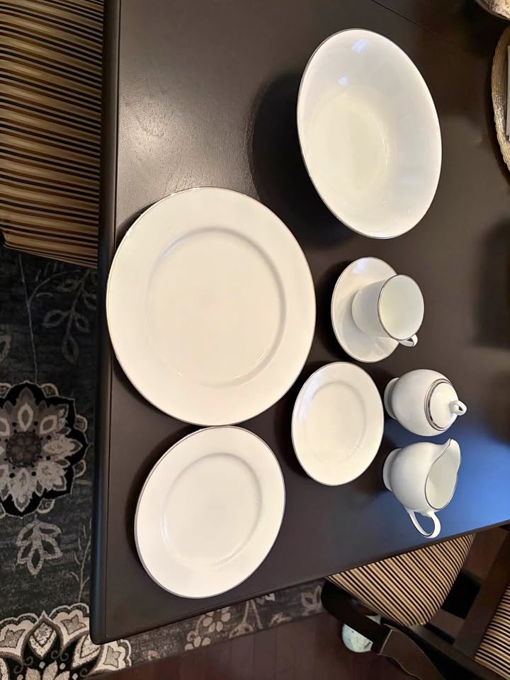 45pcs Royal Dalton Simply Platinum Dinner Set