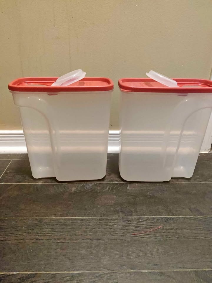 Used Rubbermaid 4L Storage Containers (Good Condition)
