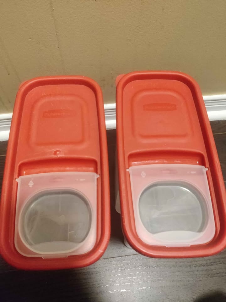 Used Rubbermaid 4L Storage Containers (Good Condition) - photo 5