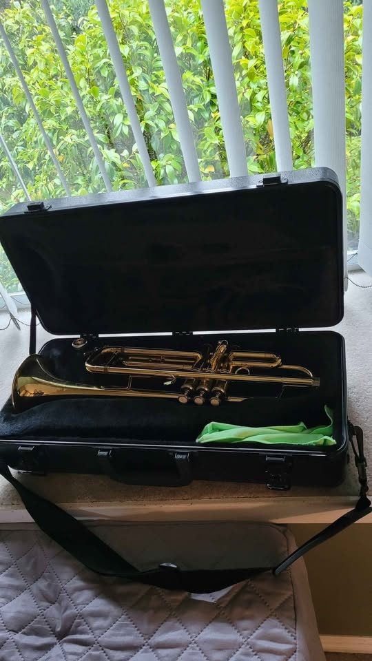 Bach Student Bb Trumpet - w/  Bach Mouthpiece - photo 2