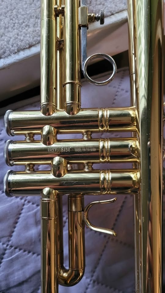 Bach Student Bb Trumpet - w/  Bach Mouthpiece - photo 3