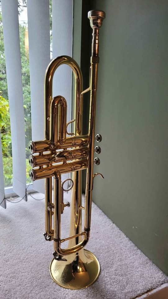 Bach Student Bb Trumpet - w/  Bach Mouthpiece - photo 5