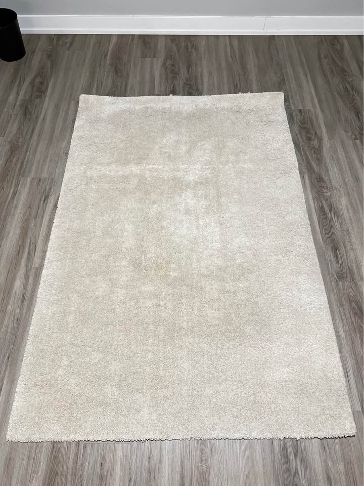 Living Room Rug - 133x195 cm - Urgent Pickup