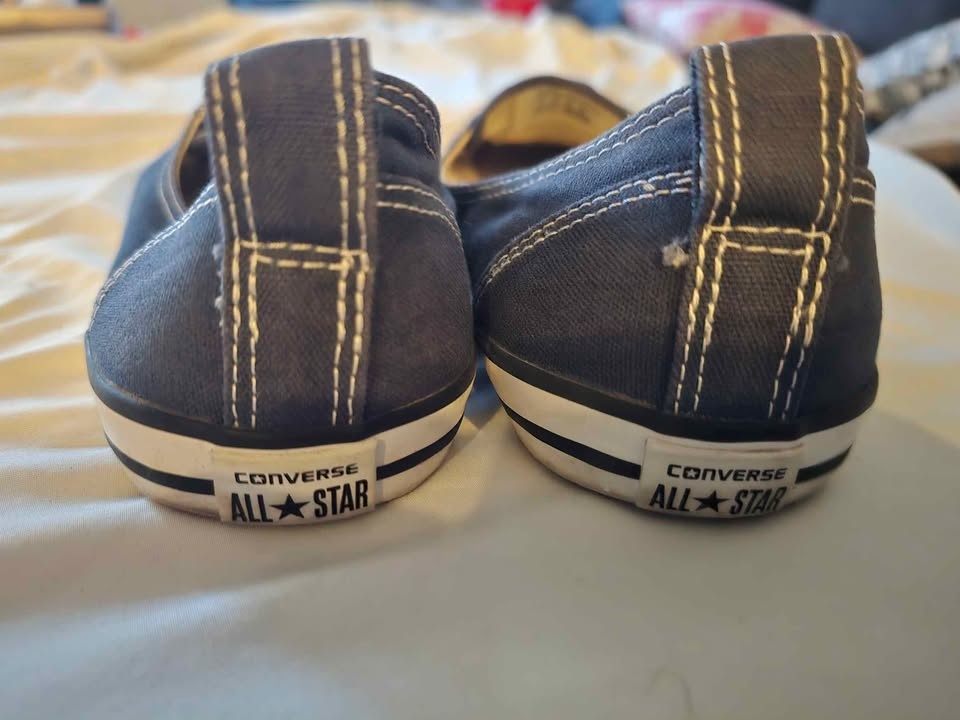 Converse Womens blue shoes- Size 11 - photo 2