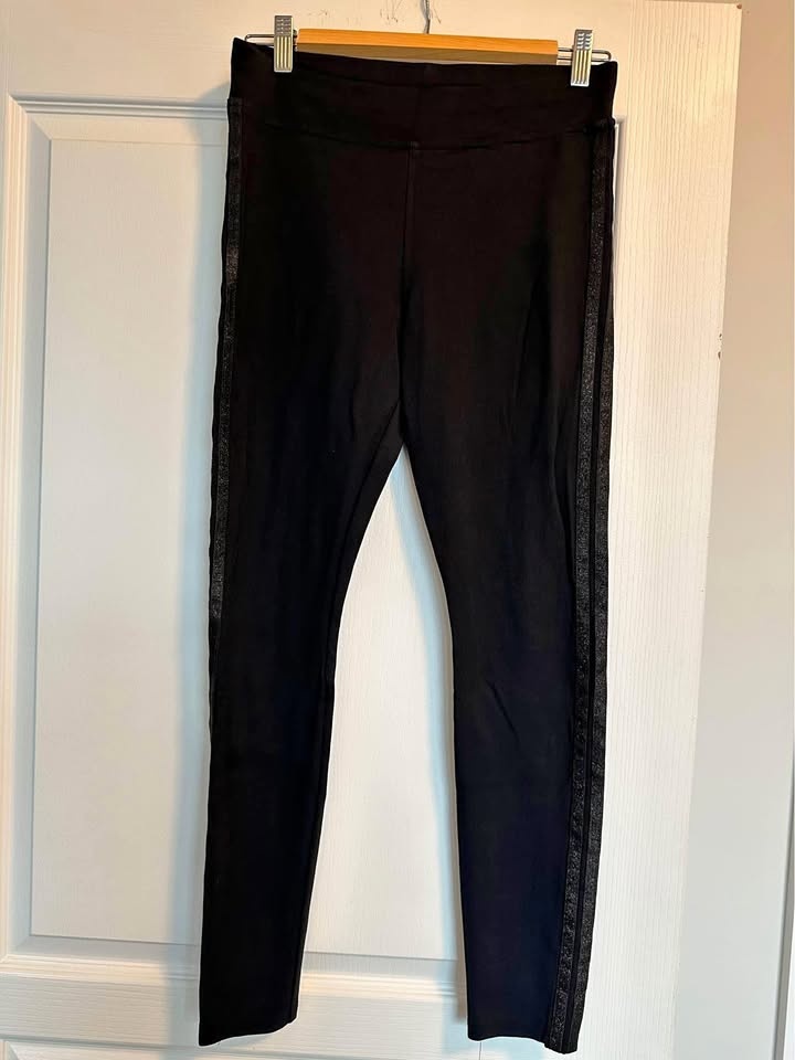 Hue leggings all seasons size Medium cash only $25