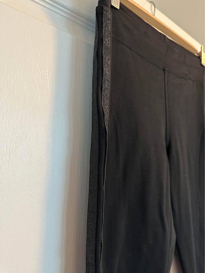 Hue leggings all seasons size Medium cash only $25 - photo 2