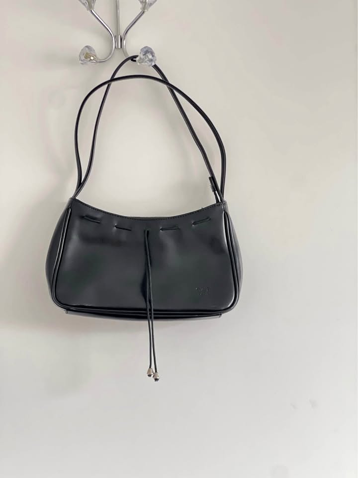 Black Y2k leather handbag