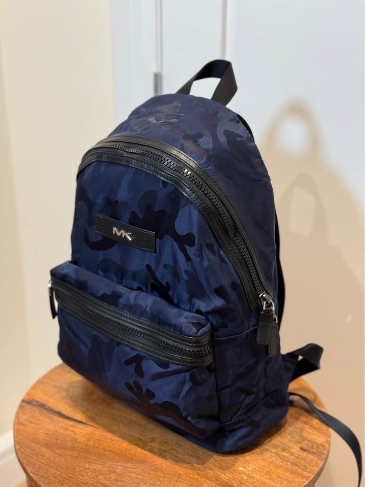 Michael Kors Navy Camo Backpack with MK Plaque | Designer Tech B - photo 2