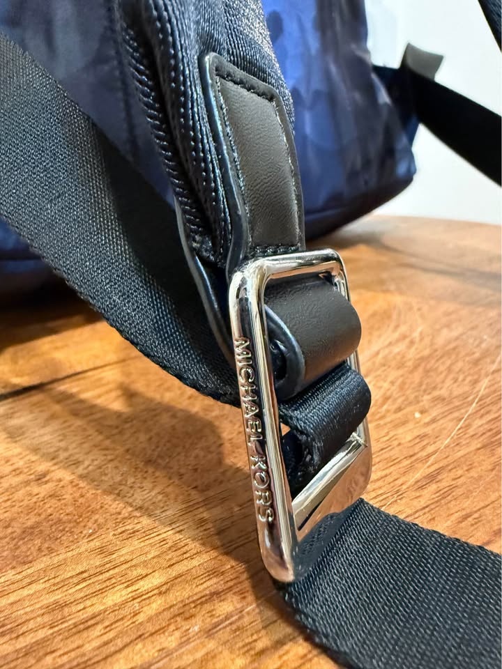 Michael Kors Navy Camo Backpack with MK Plaque | Designer Tech B - photo 4