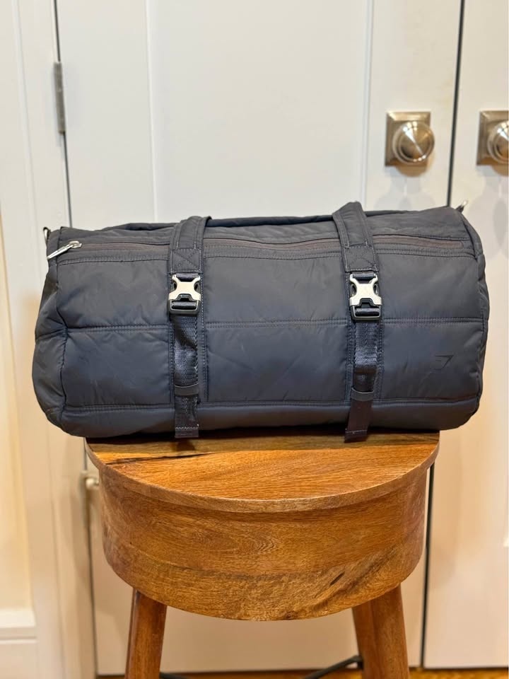 Gymshark Quilted Duffle - Black Puffer Gym & Yoga Studio Bag