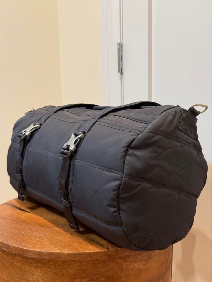 Gymshark Quilted Duffle - Black Puffer Gym & Yoga Studio Bag - photo 2