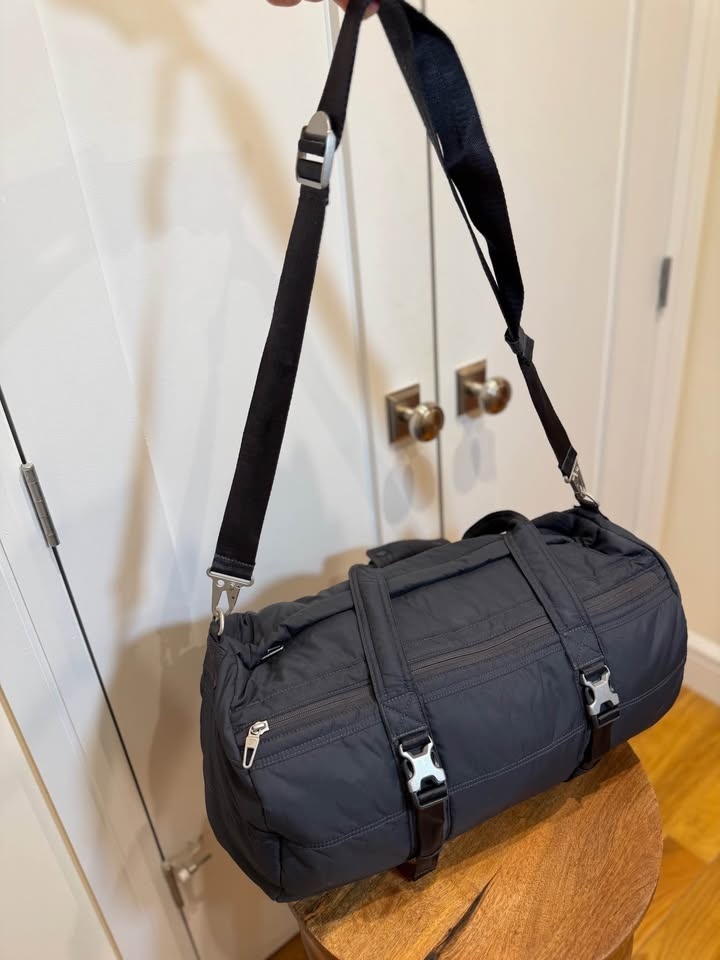 Gymshark Quilted Duffle - Black Puffer Gym & Yoga Studio Bag - photo 4