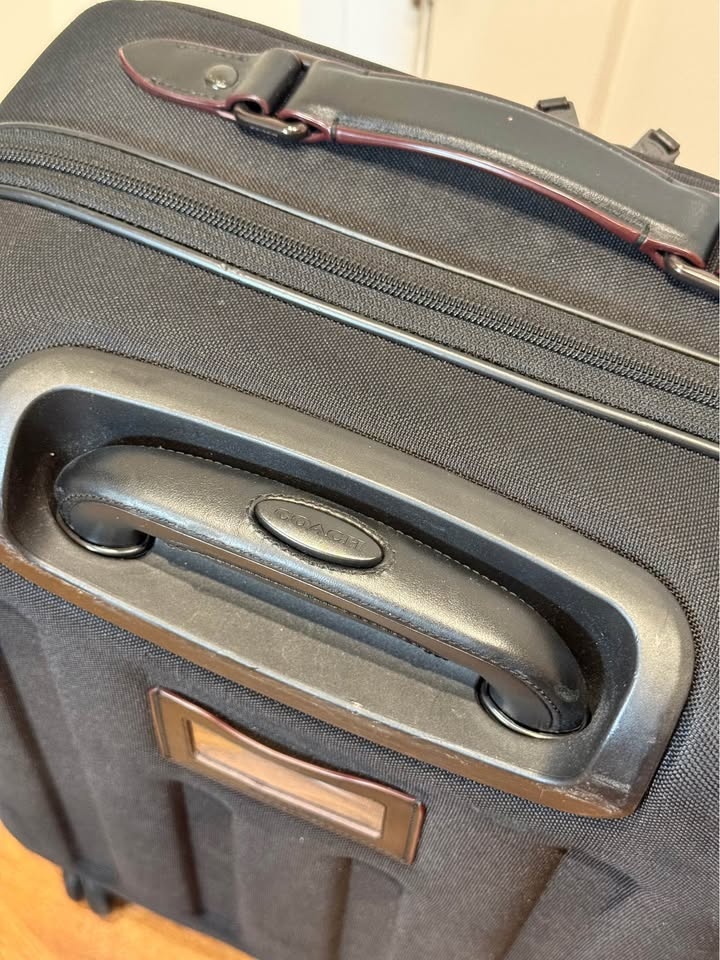 Coach Signature Canvas Carry-On Luggage / Black 4-Wheel Spinner - photo 3