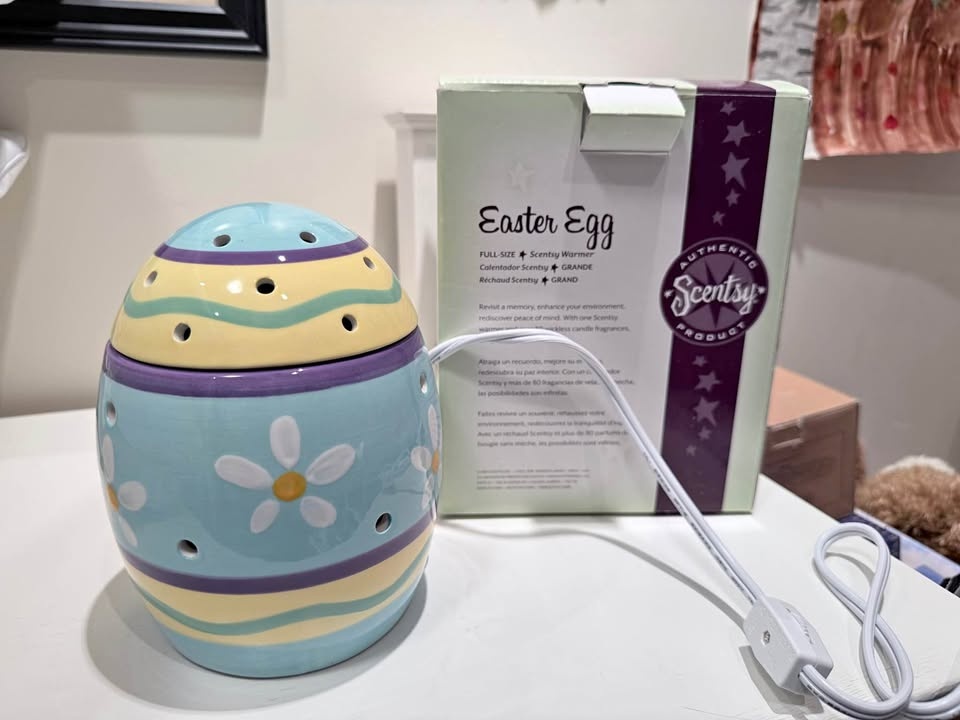 Scentsy Easter Egg Table Top Scent Warmer