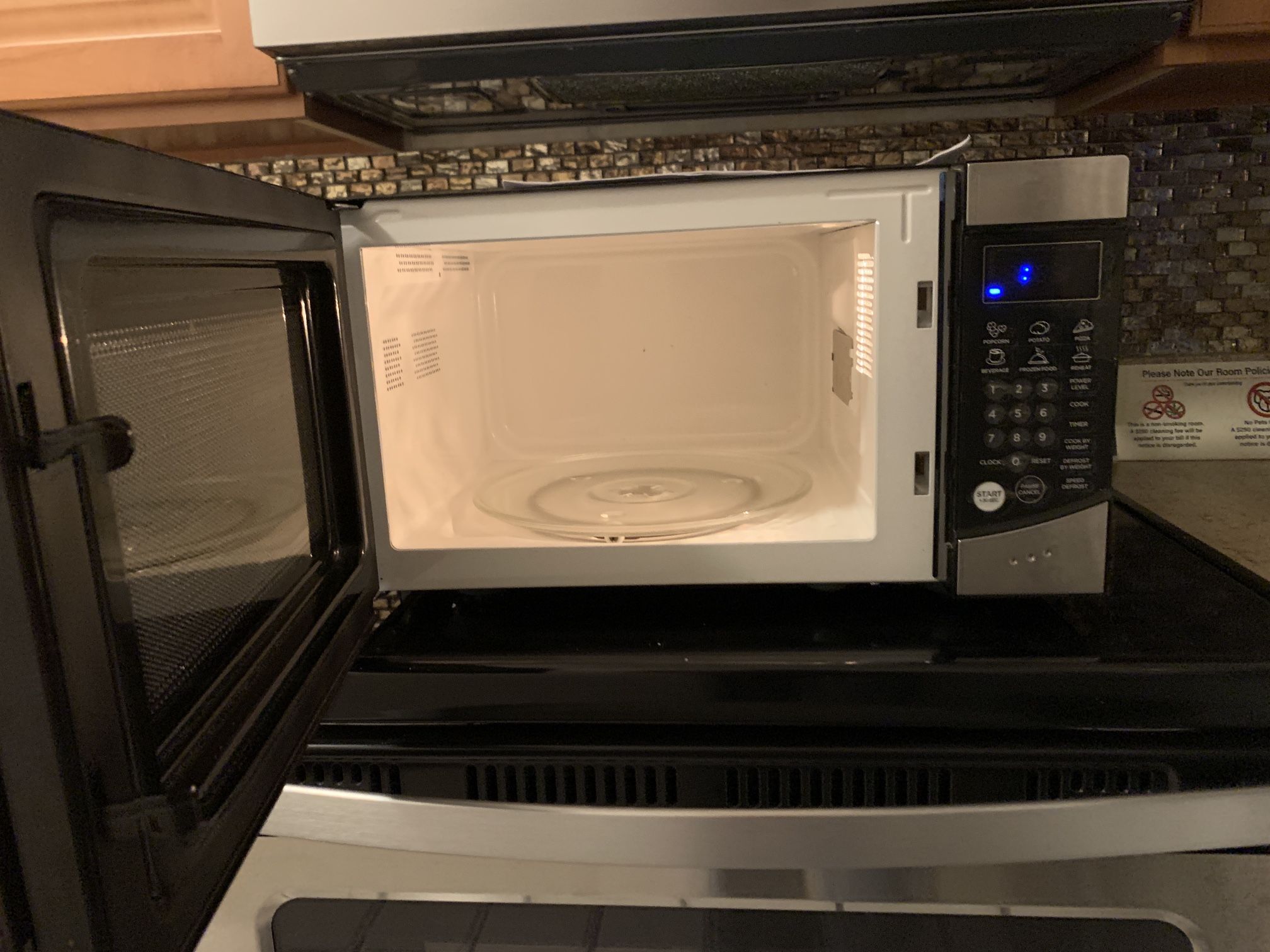 Westinghouse 0.9 Cu. Ft. Countertop Microwave - photo 2