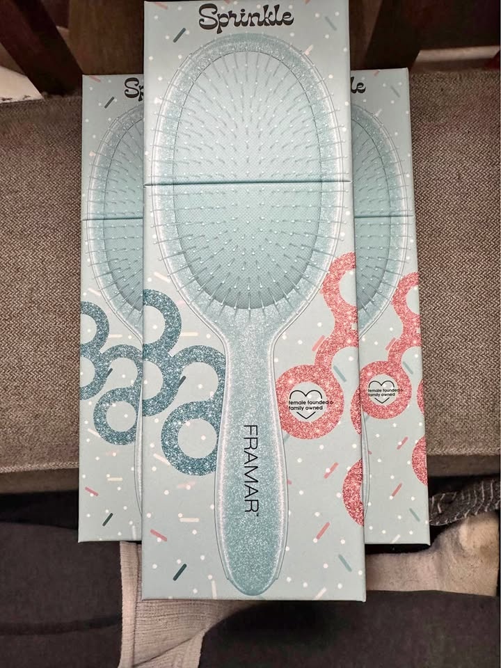 Sprinkle - detangle brush