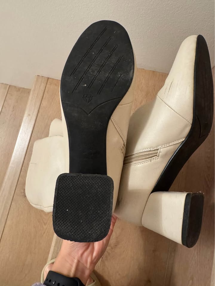Fall Fashion Must-Have! Off-White Leather Boots | Perfect with S - photo 4