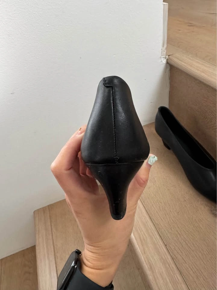 Brand new Super Soft Lambskin Leather Black Pumps – Comfortable - photo 5