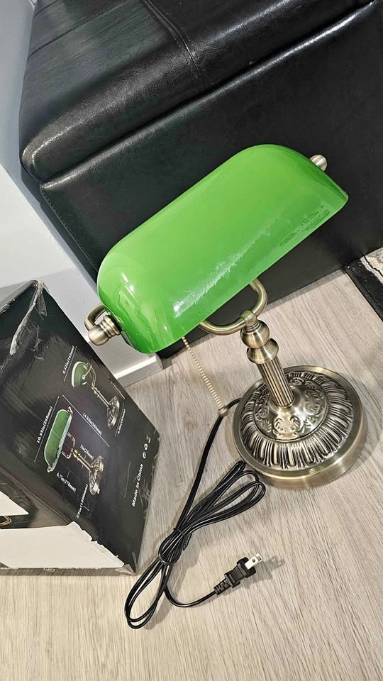 Green Banker's Lamp w USB Port