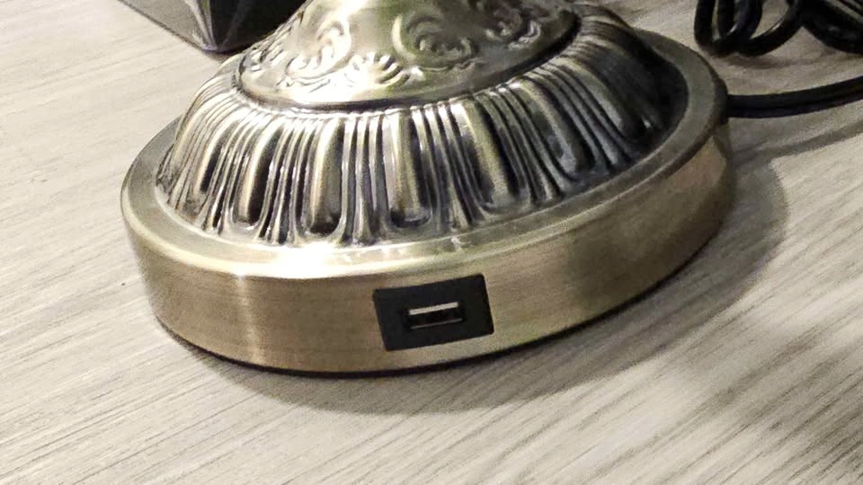 Green Banker's Lamp w USB Port - photo 4