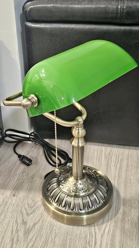 Green Banker's Lamp with USB Port