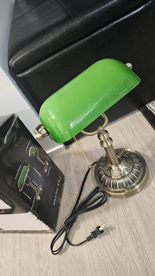 Green Banker's Lamp with USB Port - photo 2
