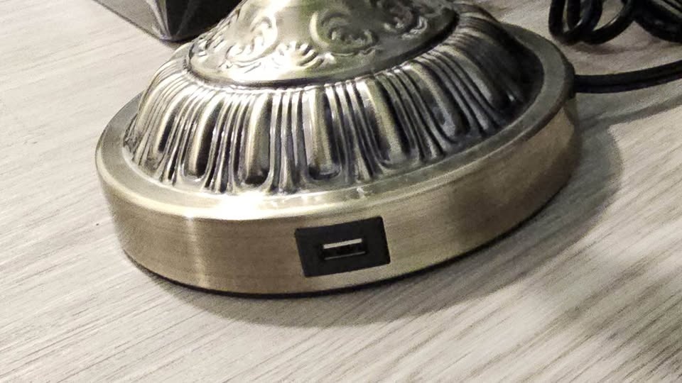 Green Banker's Lamp with USB Port - photo 5