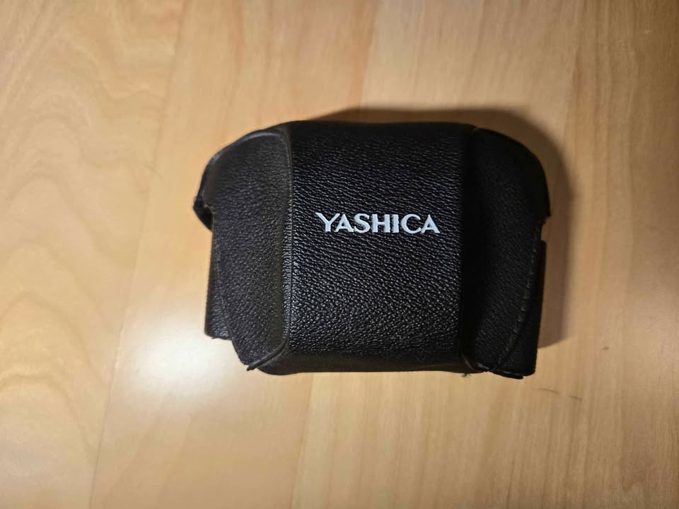 Yashica MF-2 Film Camera with Case - photo 3