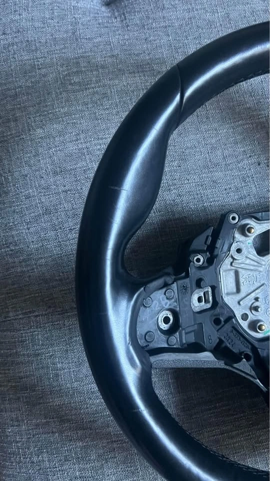 BMW G20 OEM Steering Wheel - photo 2