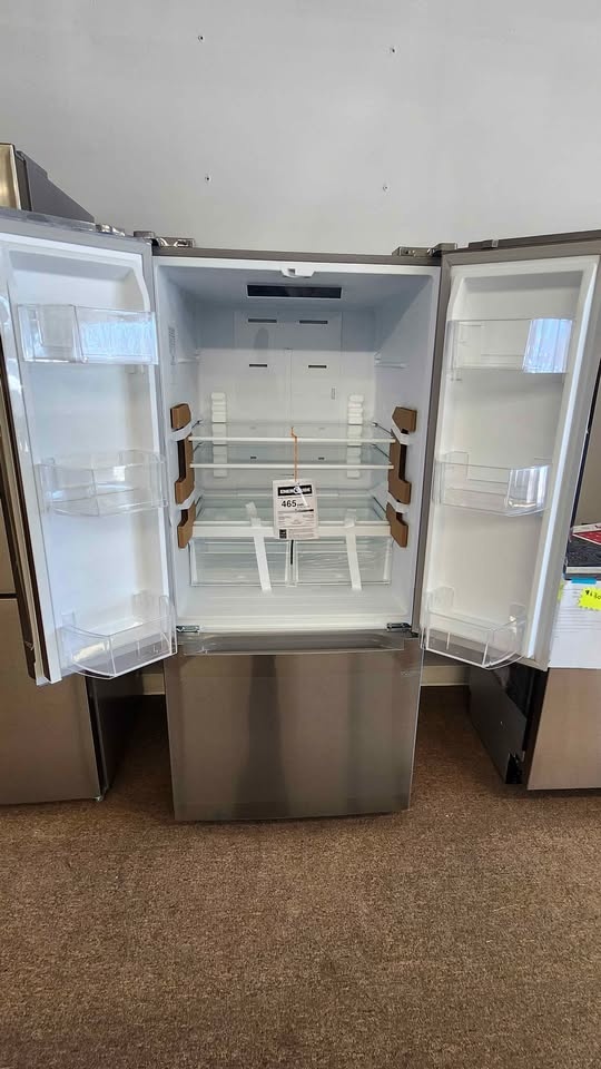 NEW 30" French Door Moffat Refrigerator - MNE18DYTNFS - photo 2