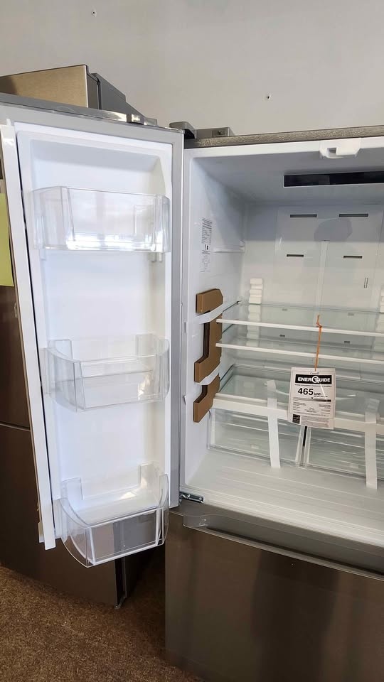 NEW 30" French Door Moffat Refrigerator - MNE18DYTNFS - photo 4
