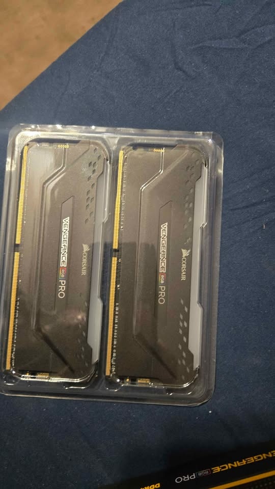 32gb Corsair Vengeance Pro RGB DDR4 RAM - photo 2
