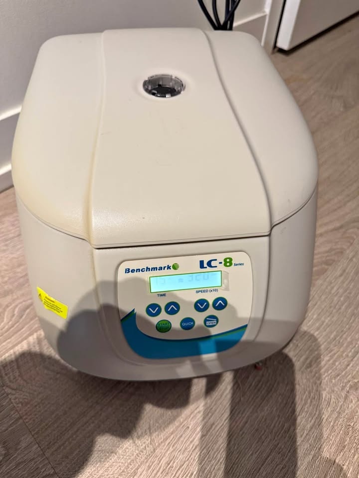 Benchmark C3100 LC-8 Centrifuge