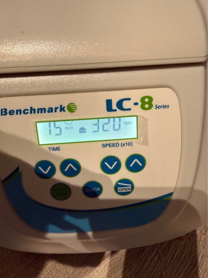 Benchmark C3100 LC-8 Centrifuge - photo 2