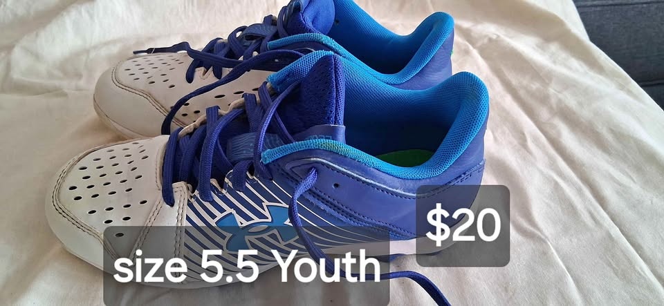 Baseball cleats - Youth 5.5 & Men's 7
