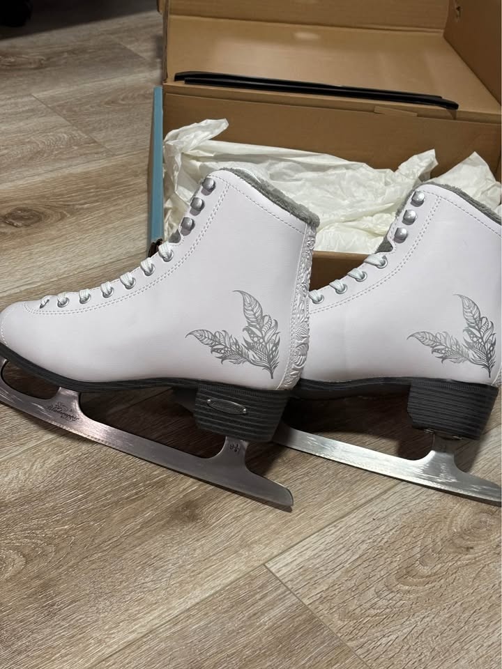 Women Figure Skate - Size 7 - photo 2