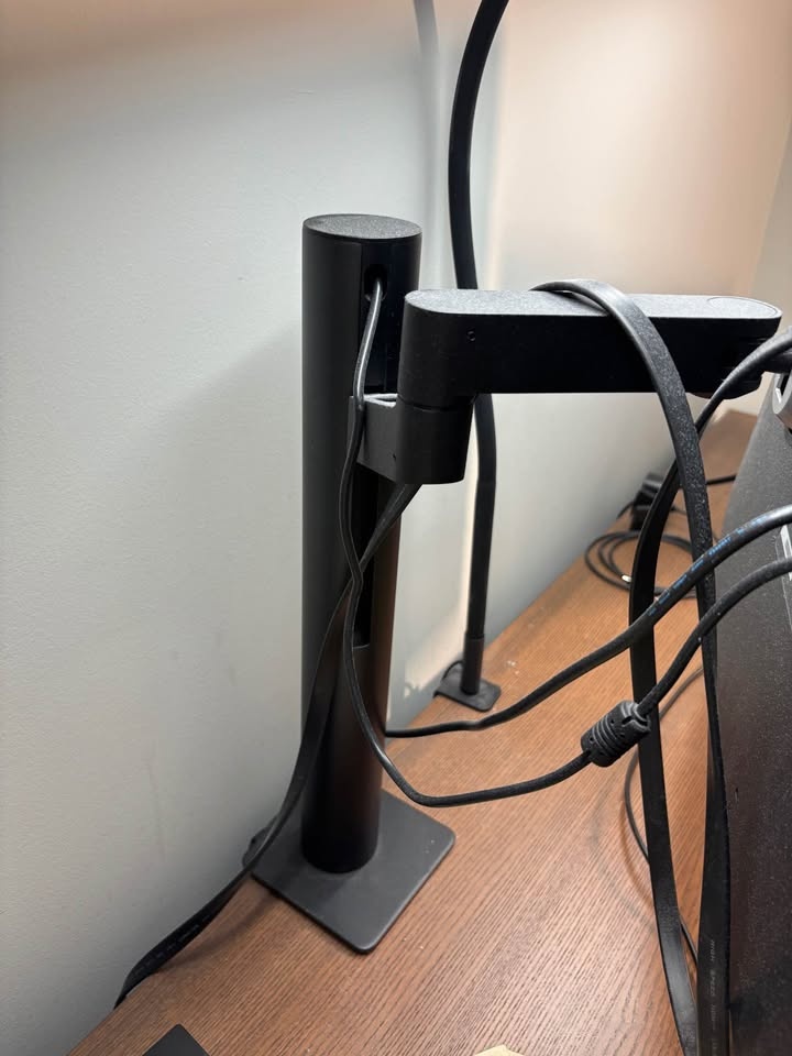 LG 32" 4K UHD Monitor USB-C Ergo Stand (32UN880-B) - photo 4