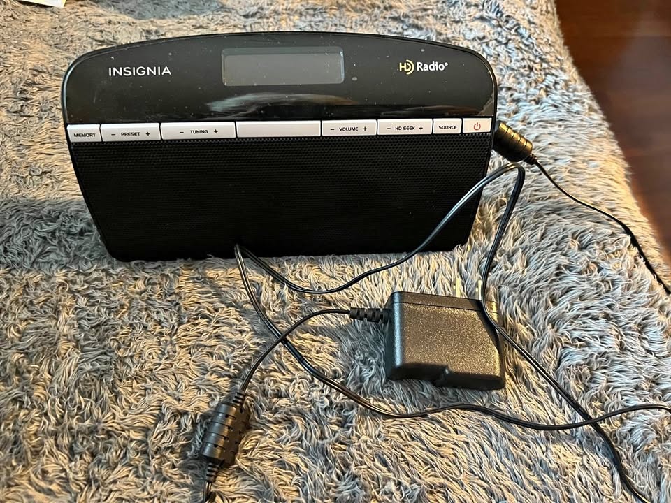 Insignia Personal HD Radio