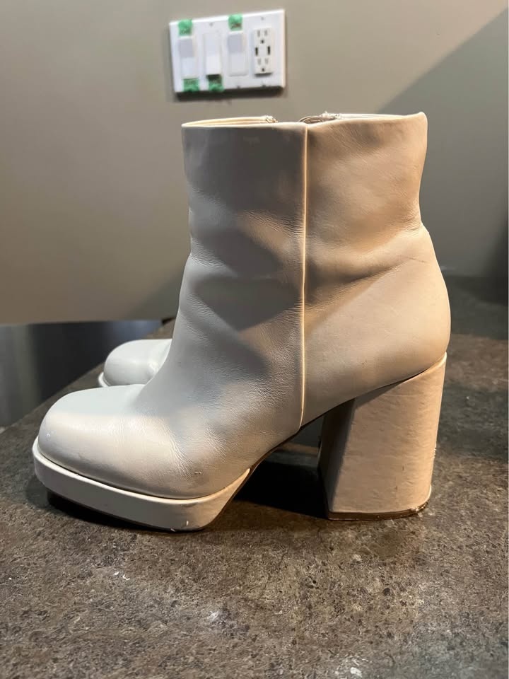 Steve Madden Elie Block Heel Bootie - Women's Size 8 - photo 3