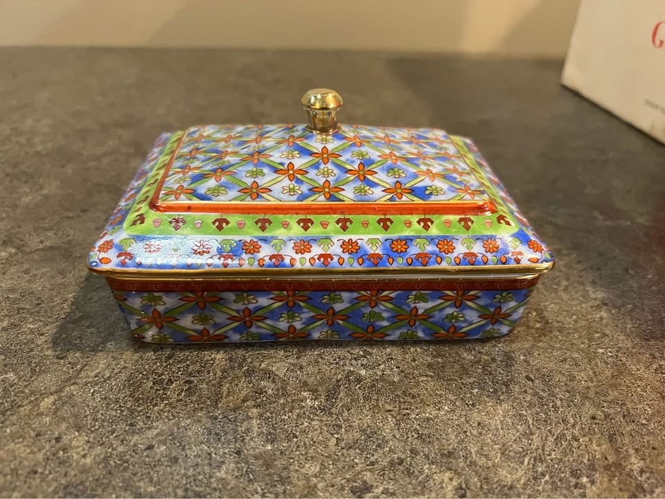 Vintage Neiman Marcus Porcelain Two Deck Box - photo 4