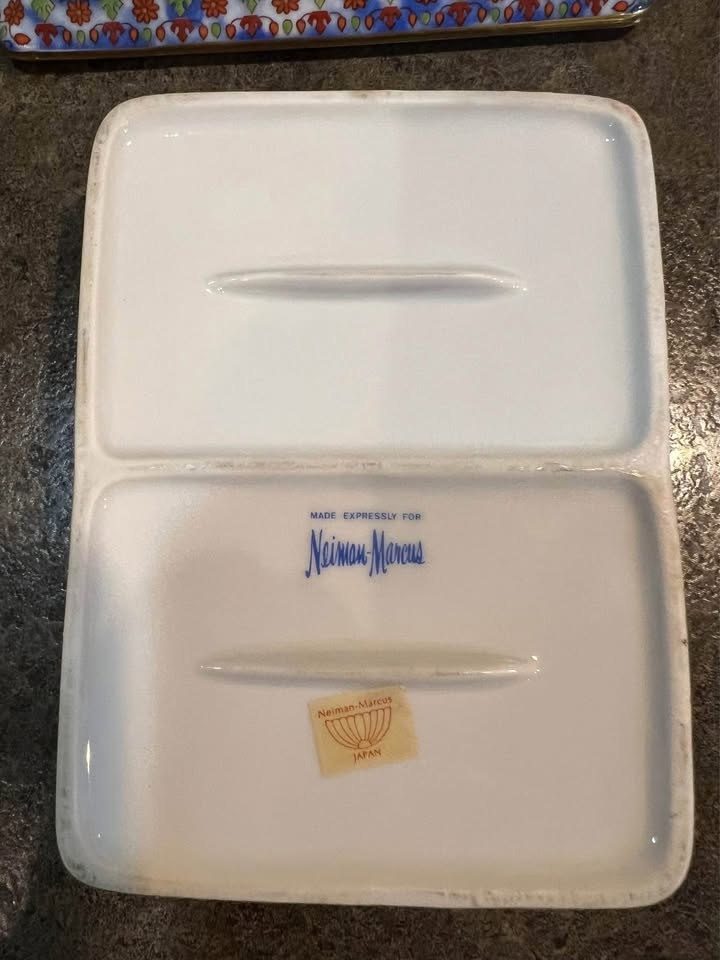 Vintage Neiman Marcus Porcelain Two Deck Box - photo 5