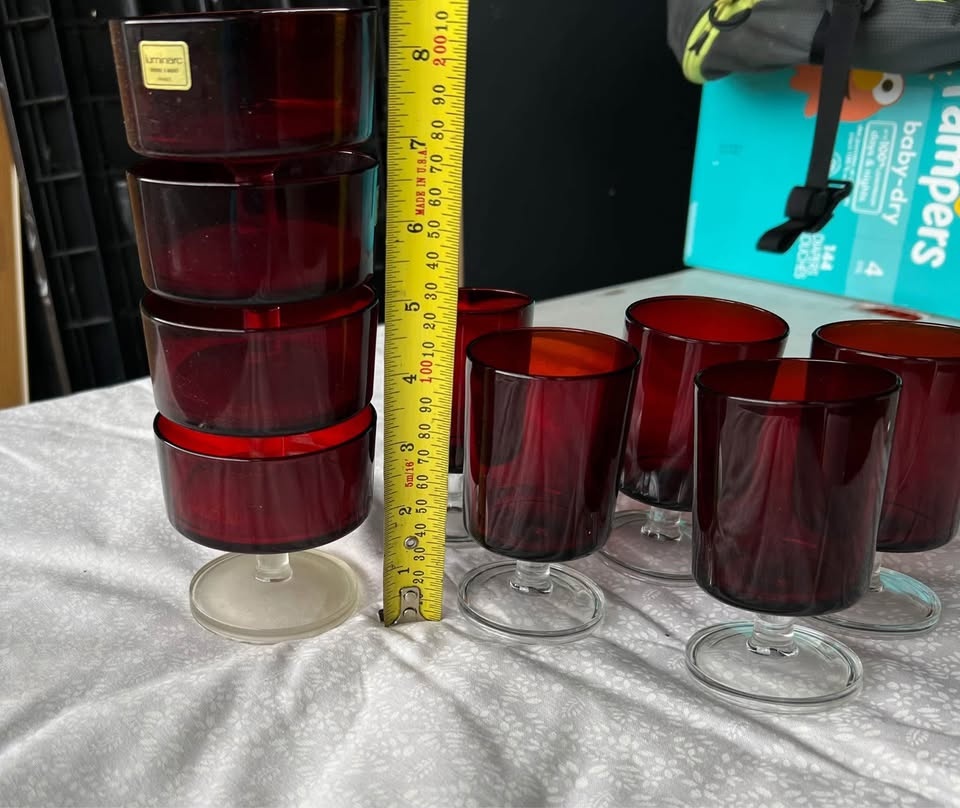 1970s Luminarc Cavalier Ruby Red Stemmed 6oz Glasses (Set of 5) - photo 3