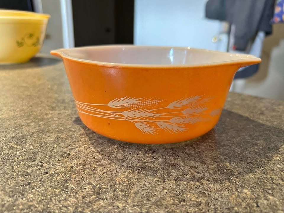 Vintage Pyrex Pumpkin Wheat Ovenware 750ml