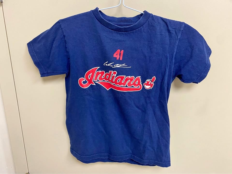 Cleveland Indians Carlos Santana #41 Youth T-Shirt