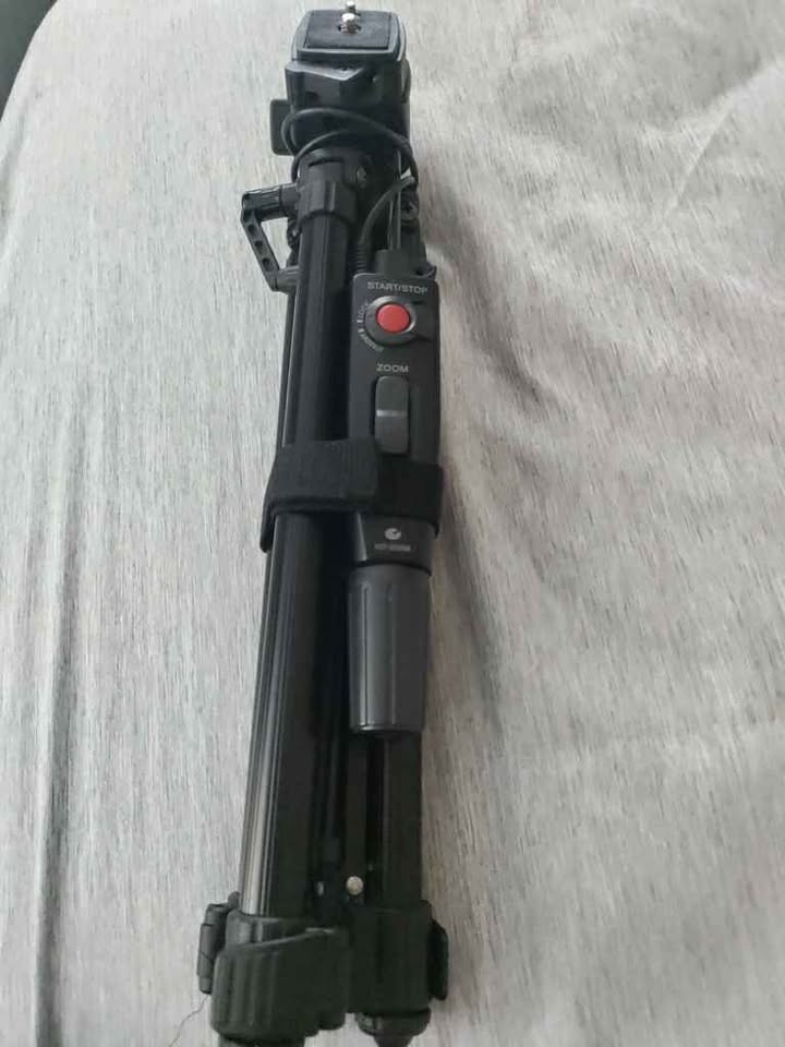 Sony VCT-550RM Camera Tripod with Remote - photo 2