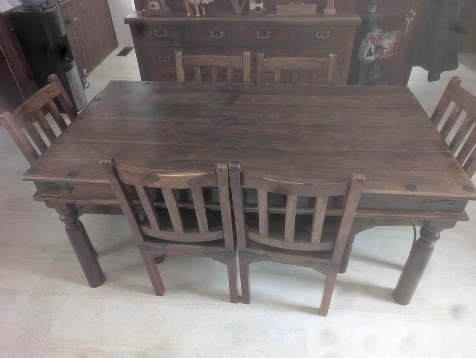 Indian Jala Handmade Wood Dining Table - 6 Foot long. With 6 Mat