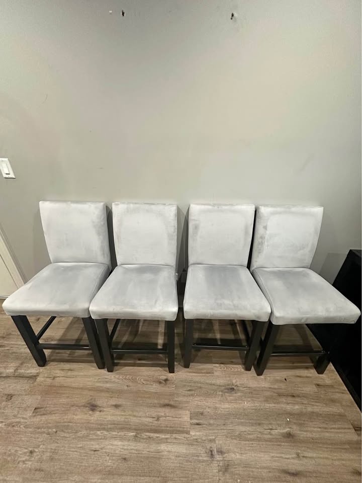 Set of 4 Modern Gray Bar Stools