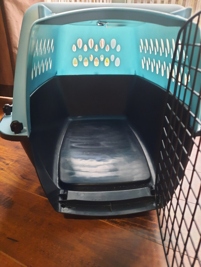 Plastic Portable Travel Dog Kennel, Pet Carrier - photo 2