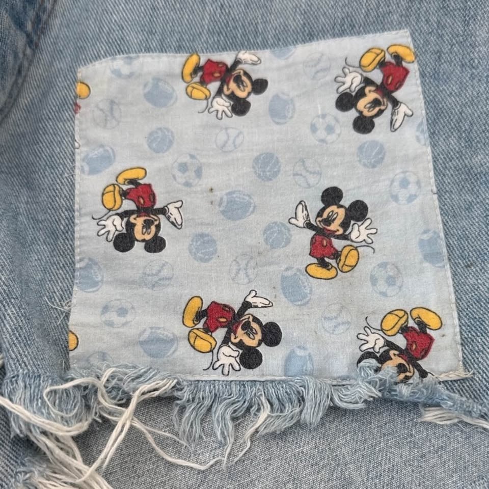 Vintage Levi's Blue Jean Shorts with Disney Patches - size 2 - photo 4